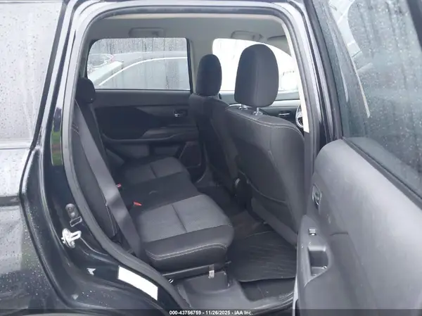 JA4AD3A39JJ002516 2018 MITSUBISHI OUTLANDER - Image 8