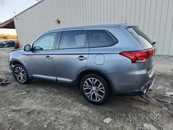 JA4AD3A39JJ003116 2018 MITSUBISHI OUTLANDER - Image 2