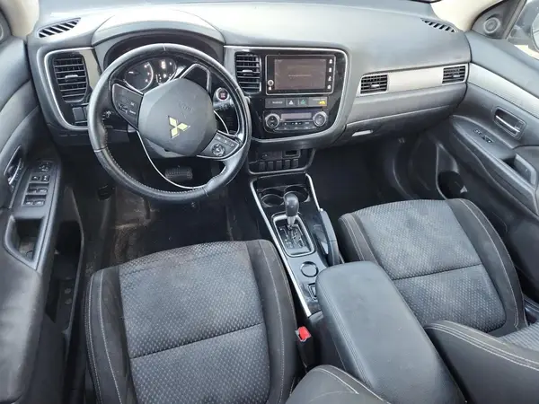 JA4AD3A39JJ003116 2018 MITSUBISHI OUTLANDER - Image 8