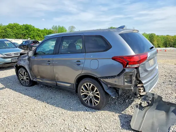 JA4AD3A39JJ003911 2018 MITSUBISHI OUTLANDER - Image 2