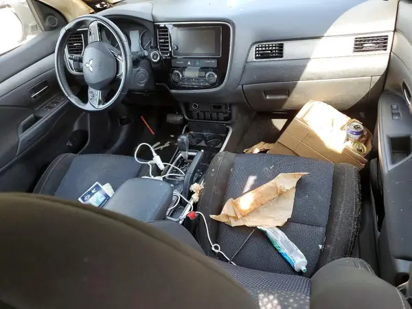 JA4AD3A39JJ003911 2018 MITSUBISHI OUTLANDER - Image 8