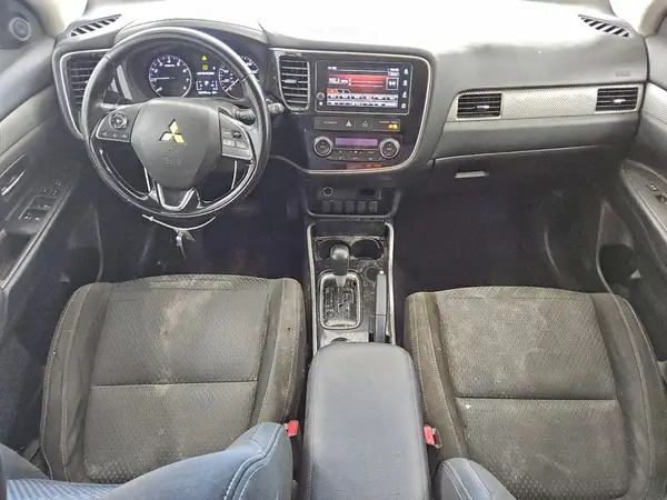JA4AD3A39JJ004055 2018 MITSUBISHI OUTLANDER - Image 8