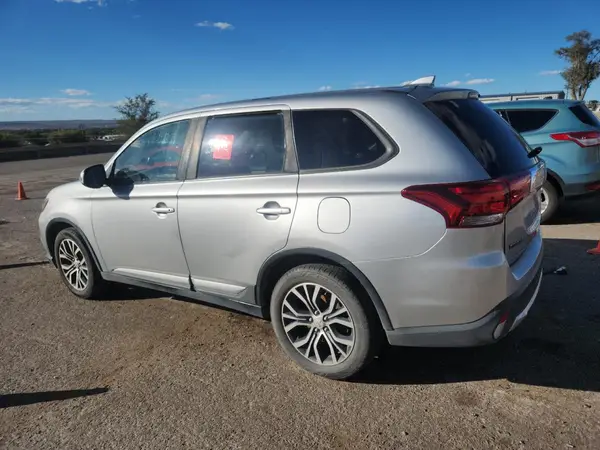JA4AD3A39JJ004198 2018 MITSUBISHI OUTLANDER - Image 2