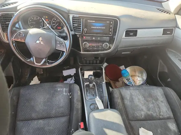 JA4AD3A39JJ004198 2018 MITSUBISHI OUTLANDER - Image 8