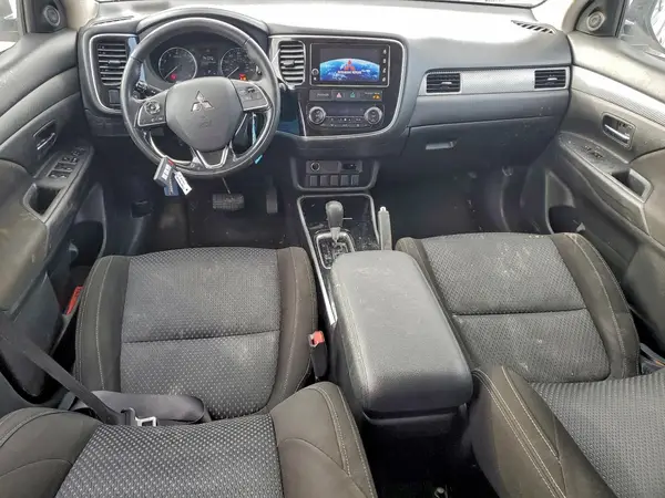 JA4AD3A39JZ000279 2018 MITSUBISHI OUTLANDER - Image 8