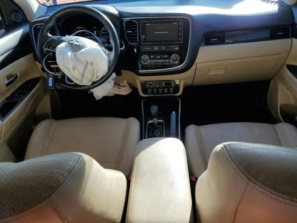 JA4AD3A39JZ003263 2018 MITSUBISHI OUTLANDER - Image 8