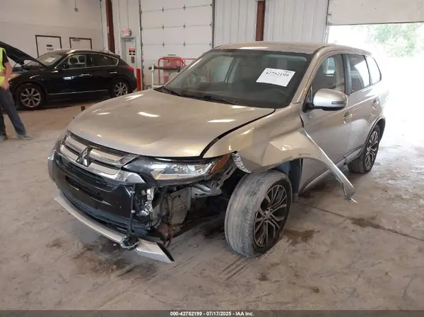 JA4AD3A39JZ003327 2018 MITSUBISHI OUTLANDER - Image 2