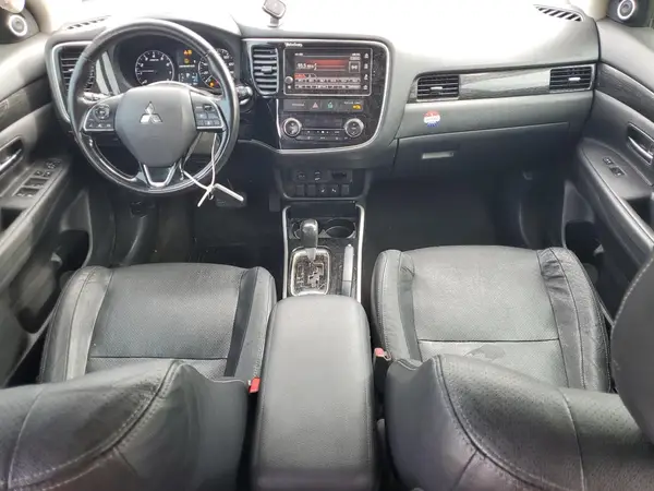 JA4AD3A39JZ006390 2018 MITSUBISHI OUTLANDER - Image 8