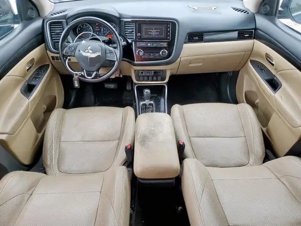JA4AD3A39JZ008270 2018 MITSUBISHI OUTLANDER - Image 8