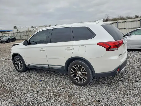 JA4AD3A39JZ012769 2018 MITSUBISHI OUTLANDER - Image 2