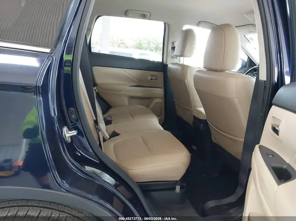 JA4AD3A39JZ014179 2018 MITSUBISHI OUTLANDER - Image 8