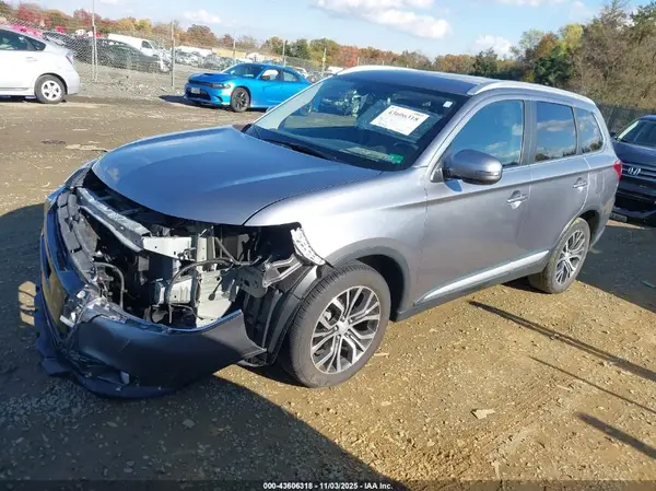 JA4AD3A39JZ016921 2018 MITSUBISHI OUTLANDER - Image 2