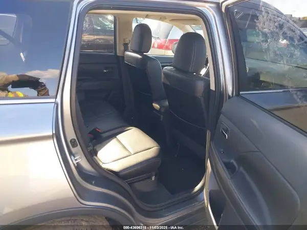 JA4AD3A39JZ016921 2018 MITSUBISHI OUTLANDER - Image 8