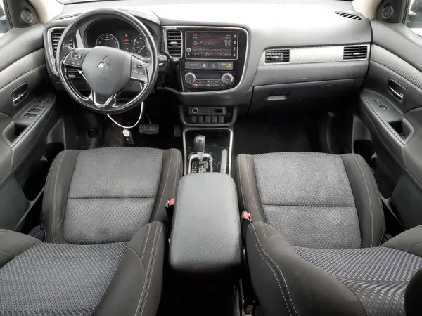 JA4AD3A39JZ017406 2018 MITSUBISHI OUTLANDER - Image 8