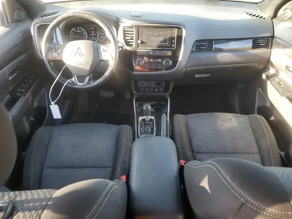 JA4AD3A39JZ026493 2018 MITSUBISHI OUTLANDER - Image 8