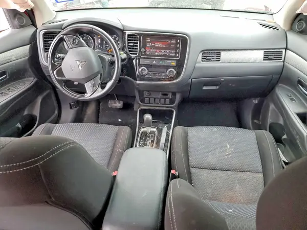 JA4AD3A39JZ028793 2018 MITSUBISHI OUTLANDER - Image 8