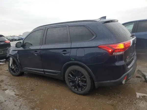 JA4AD3A39JZ031032 2018 MITSUBISHI OUTLANDER - Image 2