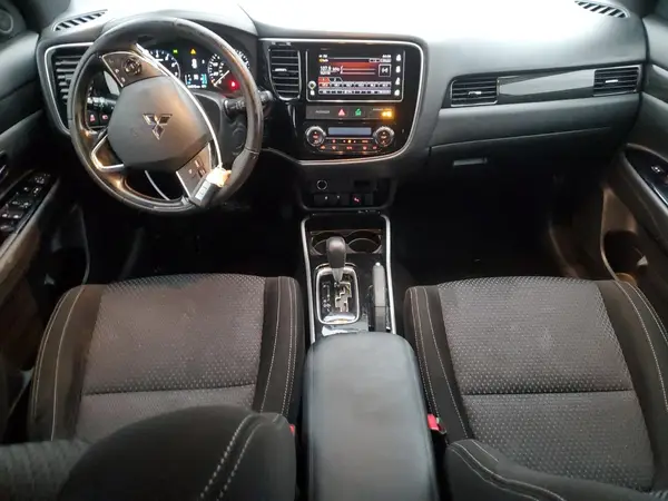 JA4AD3A39JZ031032 2018 MITSUBISHI OUTLANDER - Image 8