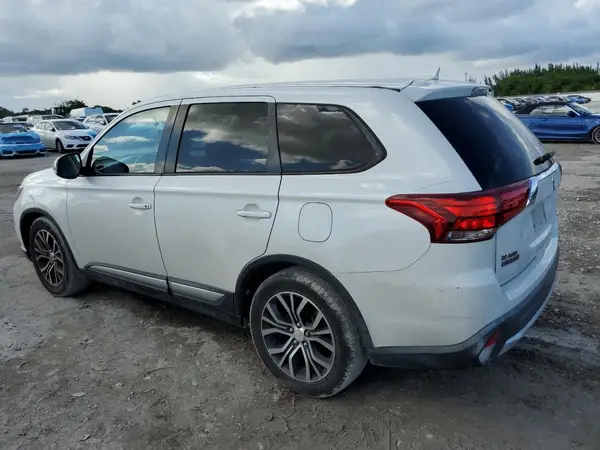 JA4AD3A39JZ034965 2018 MITSUBISHI OUTLANDER - Image 2