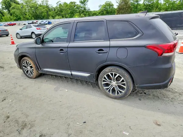 JA4AD3A39JZ035453 2018 MITSUBISHI OUTLANDER - Image 2