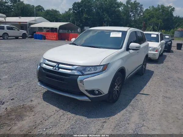 JA4AD3A39JZ035517 2018 MITSUBISHI OUTLANDER - Image 2