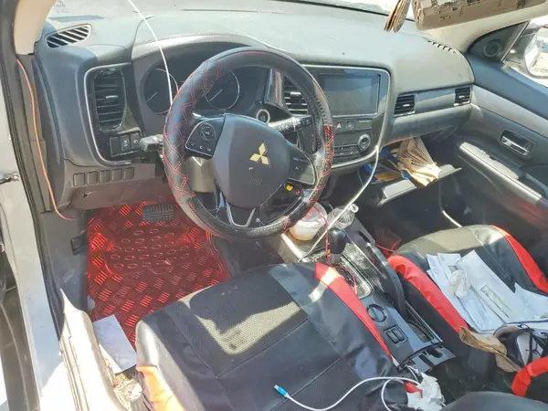 JA4AD3A39JZ041673 2018 MITSUBISHI OUTLANDER - Image 8