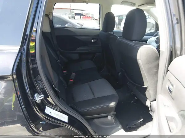 JA4AD3A39JZ042497 2018 MITSUBISHI OUTLANDER - Image 8