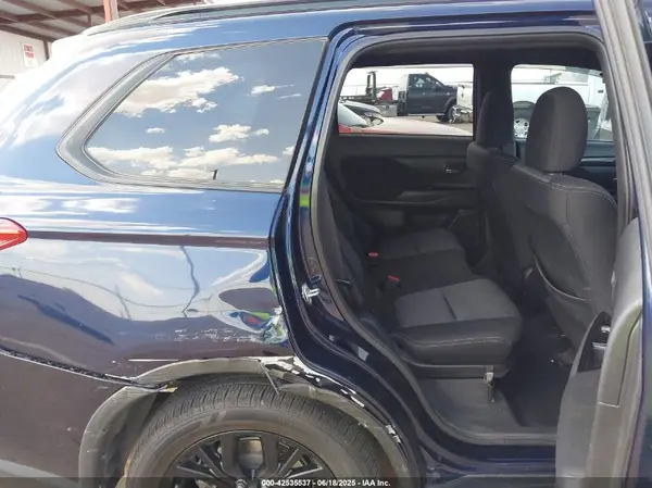 JA4AD3A39JZ046758 2018 MITSUBISHI OUTLANDER - Image 8