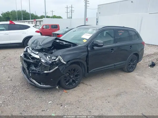 JA4AD3A39JZ046887 2018 MITSUBISHI OUTLANDER - Image 2
