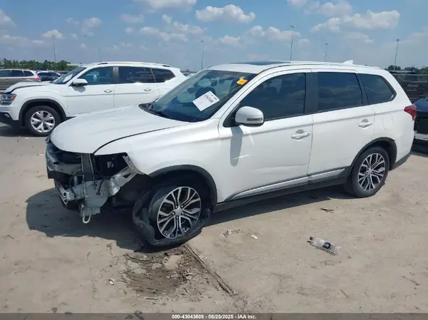 JA4AD3A39JZ054472 2018 MITSUBISHI OUTLANDER - Image 2