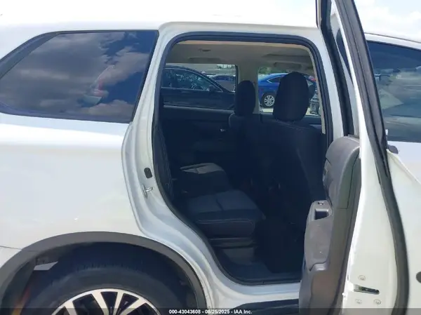 JA4AD3A39JZ054472 2018 MITSUBISHI OUTLANDER - Image 8
