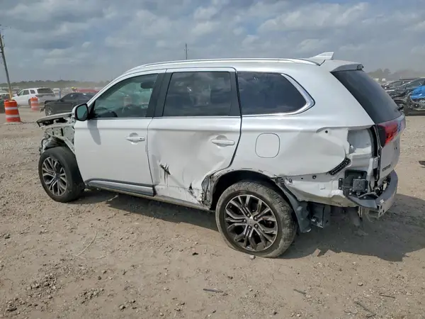 JA4AD3A39JZ054519 2018 MITSUBISHI OUTLANDER - Image 2