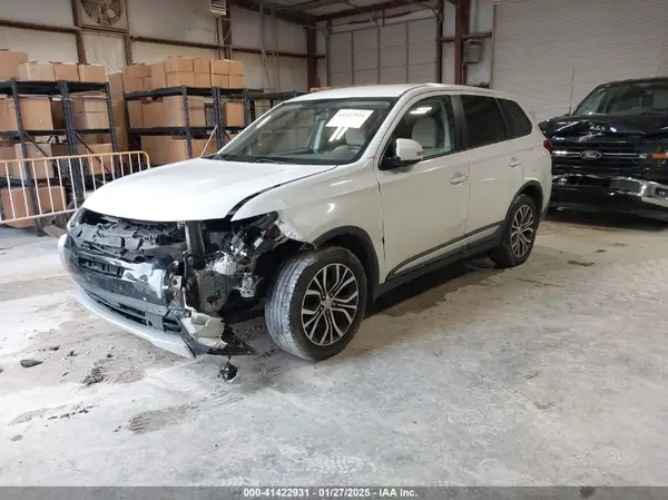 JA4AD3A39JZ055430 2018 MITSUBISHI OUTLANDER - Image 2