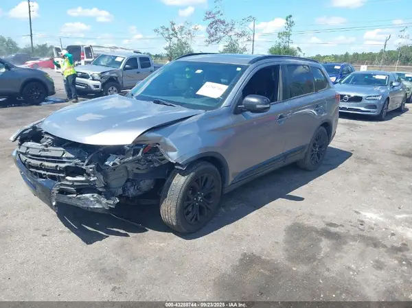 JA4AD3A39JZ060546 2018 MITSUBISHI OUTLANDER - Image 2