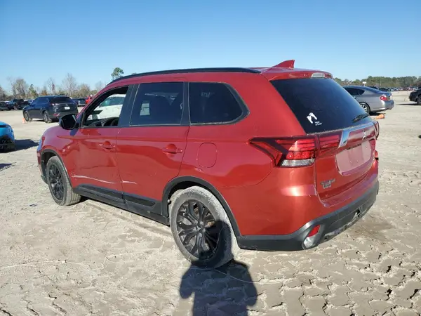 JA4AD3A39JZ066928 2018 MITSUBISHI OUTLANDER - Image 2