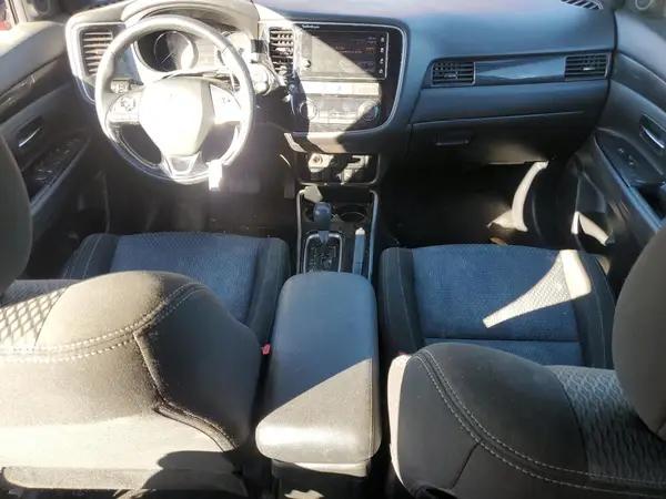 JA4AD3A39JZ066928 2018 MITSUBISHI OUTLANDER - Image 8