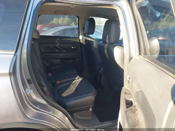 JA4AD3A39KJ001173 2019 MITSUBISHI OUTLANDER - Image 8