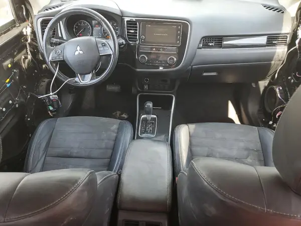 JA4AD3A39KJ001951 2019 MITSUBISHI OUTLANDER - Image 8