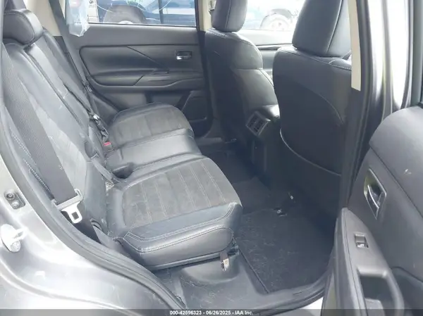 JA4AD3A39KZ027399 2019 MITSUBISHI OUTLANDER - Image 8