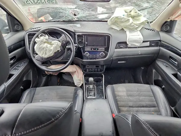 JA4AD3A39KZ030447 2019 MITSUBISHI OUTLANDER - Image 8
