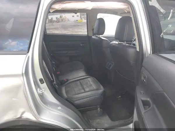 JA4AD3A39KZ042713 2019 MITSUBISHI OUTLANDER - Image 8