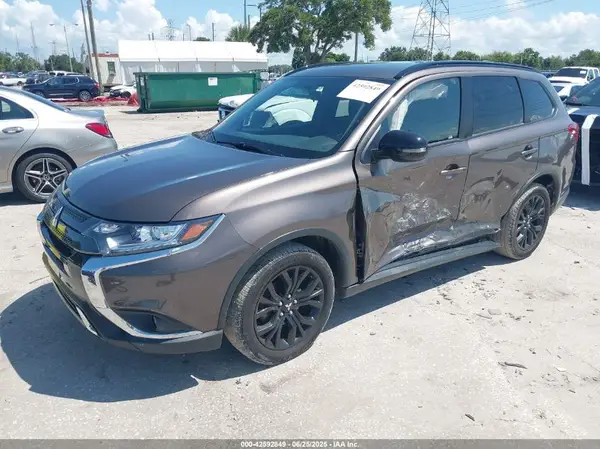 JA4AD3A39KZ051329 2019 MITSUBISHI OUTLANDER - Image 2