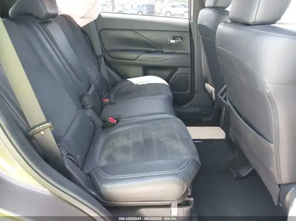 JA4AD3A39KZ051329 2019 MITSUBISHI OUTLANDER - Image 8
