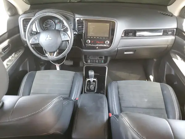 JA4AD3A39LZ005372 2020 MITSUBISHI OUTLANDER - Image 8