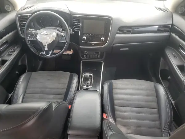 JA4AD3A39LZ011043 2020 MITSUBISHI OUTLANDER - Image 8