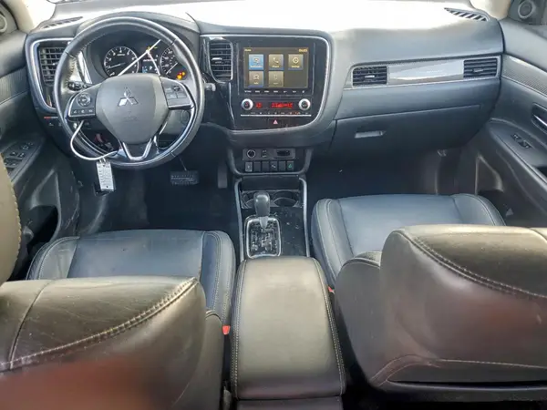 JA4AD3A39LZ018719 2020 MITSUBISHI OUTLANDER - Image 8