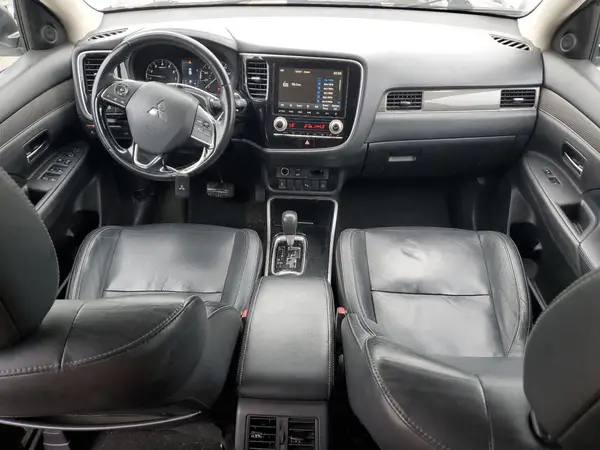 JA4AD3A39LZ020101 2020 MITSUBISHI OUTLANDER - Image 8