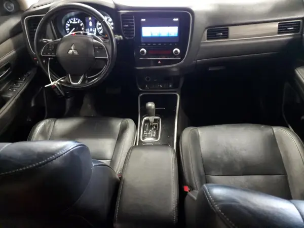 JA4AD3A39LZ021880 2020 MITSUBISHI OUTLANDER - Image 8