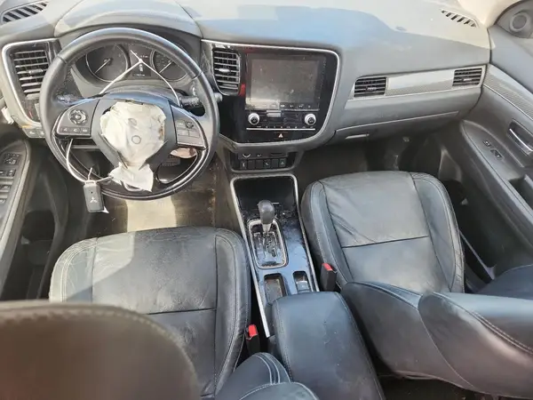 JA4AD3A39LZ030322 2020 MITSUBISHI OUTLANDER - Image 8