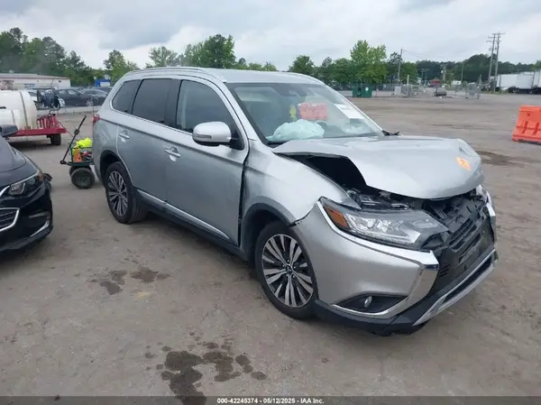 JA4AD3A39LZ034015 2020 MITSUBISHI OUTLANDER - Image 1